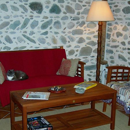 Maison D'Hotes Les 3 Baudets Issor Kültér fotó