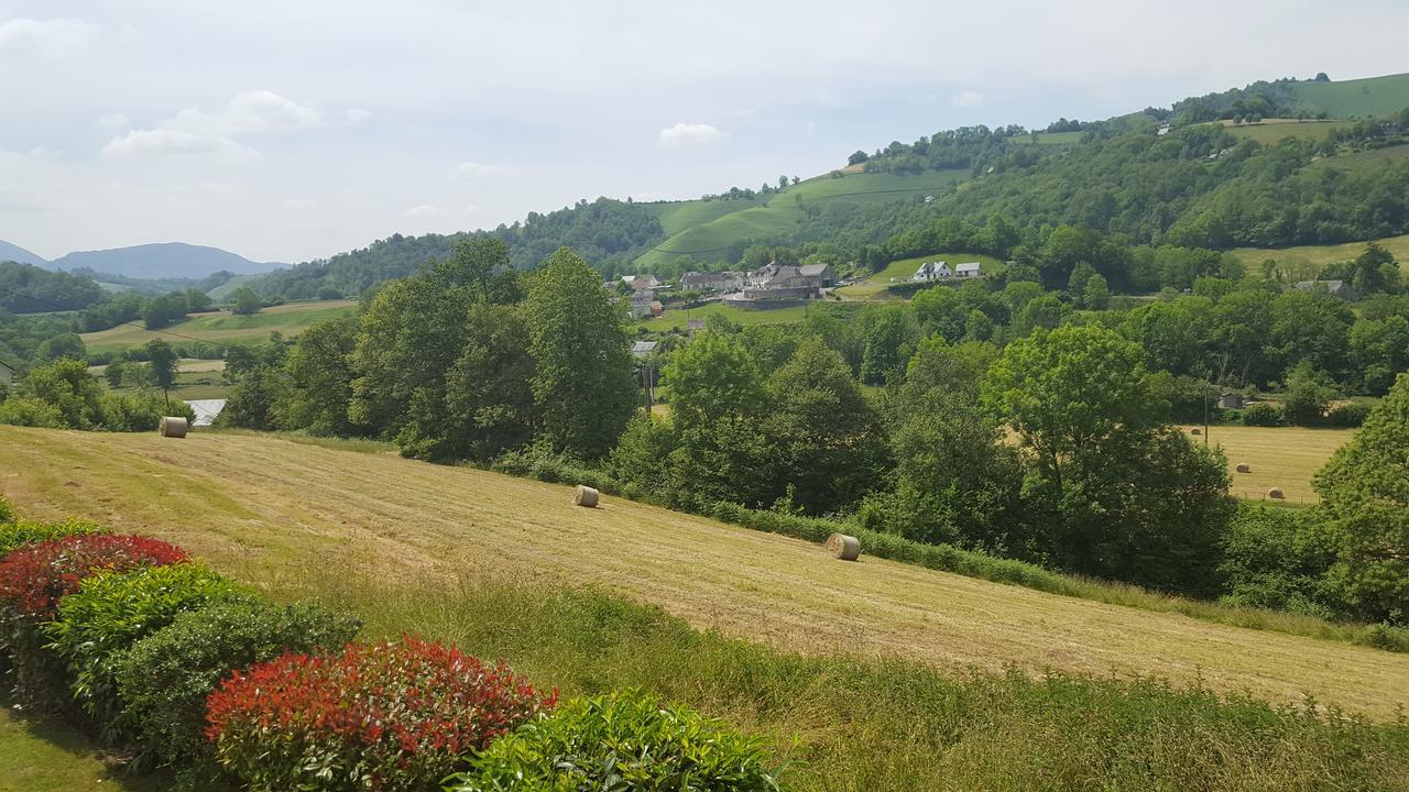 Maison D'Hotes Les 3 Baudets Issor Kültér fotó