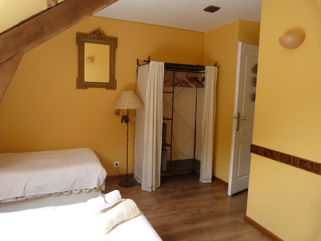 Maison D'Hotes Les 3 Baudets Issor Szoba fotó